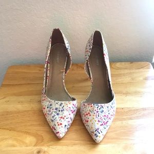 Floral pointed toe pumps